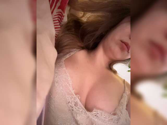 Fantazyorka00 live cam on BongaCams