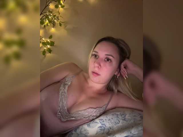 Fantazyorka00 live cam on BongaCams
