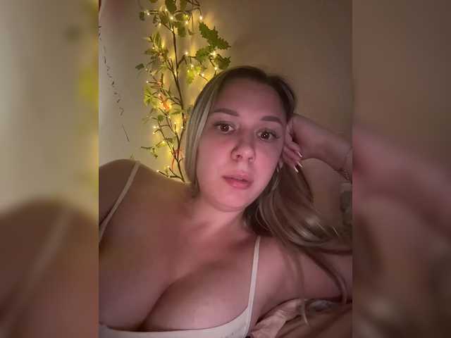 Fantazyorka00 live cam on BongaCams
