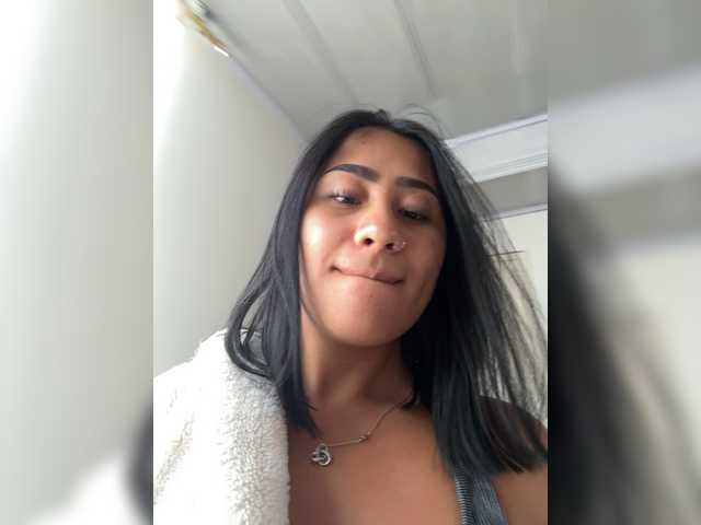 Evelyn- live cam on BongaCams