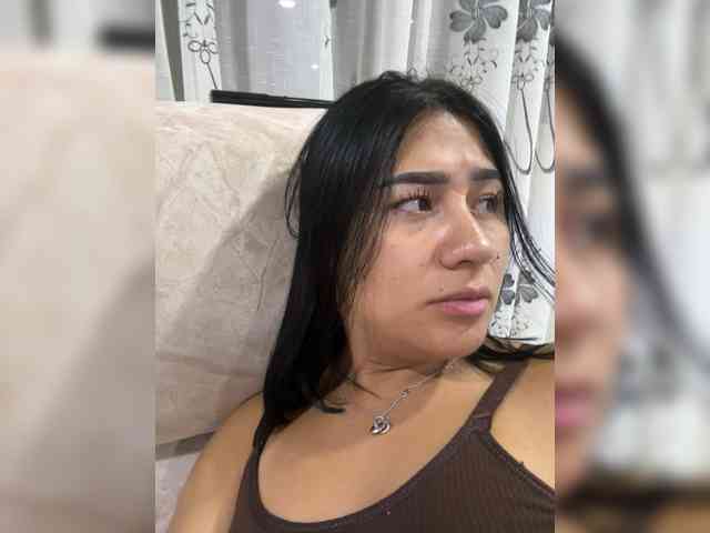 Evelyn- Live Webcam on BongaCams