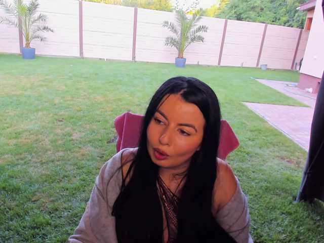 EvelinBelle live cam on BongaCams
