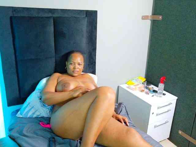 AfricanBrownEyes Live Webcam on BongaCams