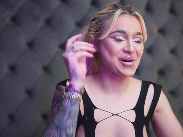 Chat with BiankaViper live cam