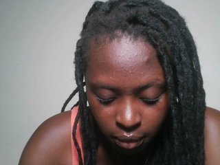 DaisyafterDark_'s Live Webcam