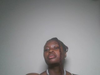 DaisyafterDark_'s Live Webcam