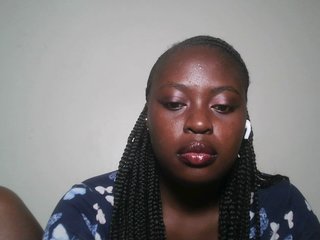 DaisyafterDark_'s Live Webcam
