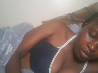 DaisyafterDark_'s Live Webcam
