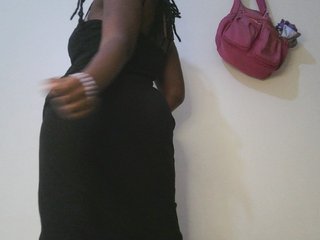 DaisyafterDark_'s Live Webcam