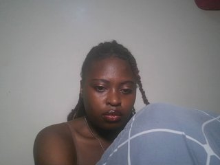 DaisyafterDark_'s Live Webcam