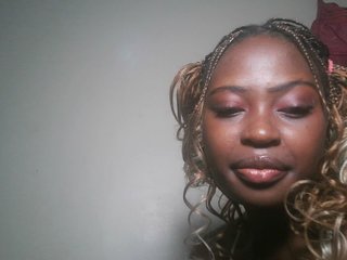 DaisyafterDark_'s Live Webcam