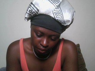 DaisyafterDark_'s Live Webcam