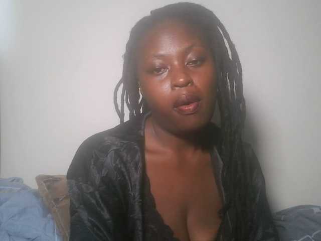 DiasyafterDark live cam on BongaCams