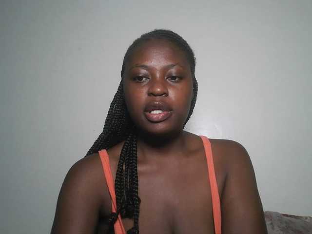 DiasyafterDark live cam on 