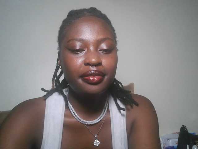 DiasyafterDark live cam on BongaCams