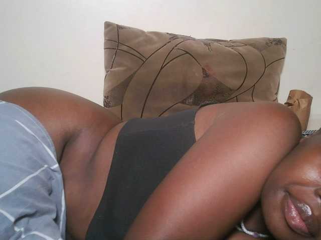 DiasyafterDark live cam on BongaCams