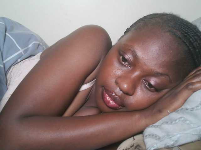 DiasyafterDark live cam on BongaCams