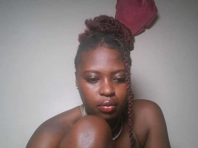 DiasyafterDark live cam on BongaCams