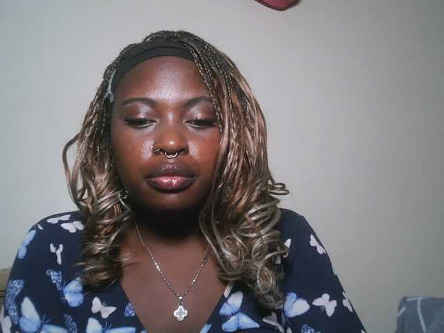 DiasyafterDark live cam on BongaCams