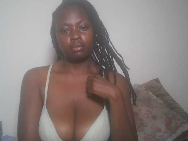 DiasyafterDark live cam on BongaCams
