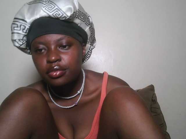DiasyafterDark live cam on BongaCams