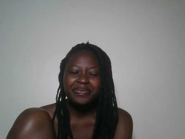 DiasyafterDark live cam on BongaCams