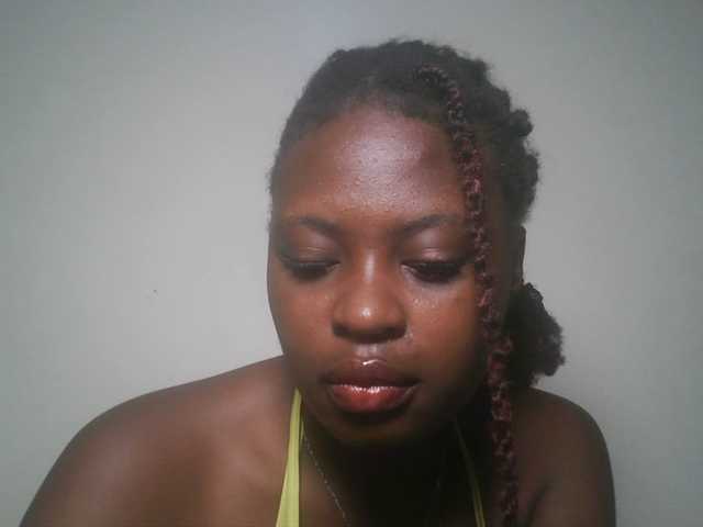 DiasyafterDark live cam on BongaCams