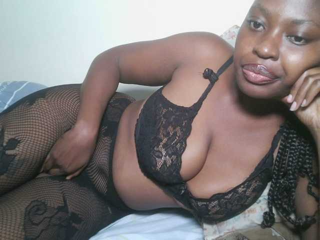 DiasyafterDark live webcam show