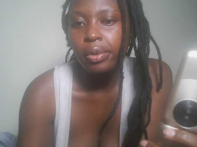 DiasyafterDark live cam on BongaCams