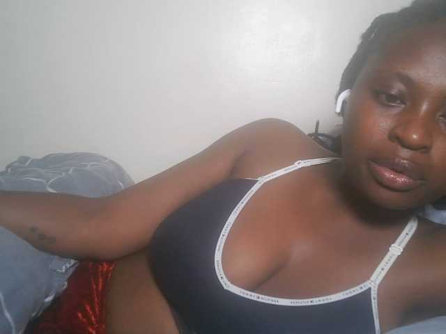 DiasyafterDark live cam on BongaCams