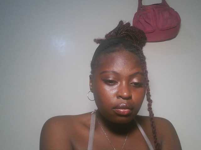 DiasyafterDark live cam on BongaCams