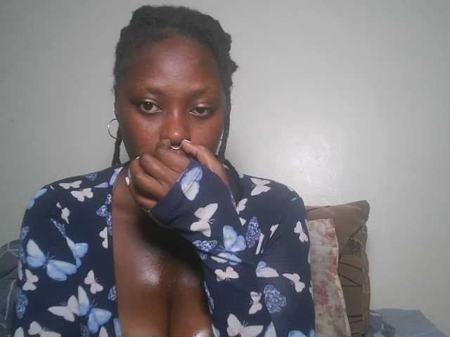 DiasyafterDark live cam on BongaCams