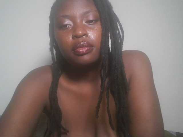 DiasyafterDark live cam on BongaCams