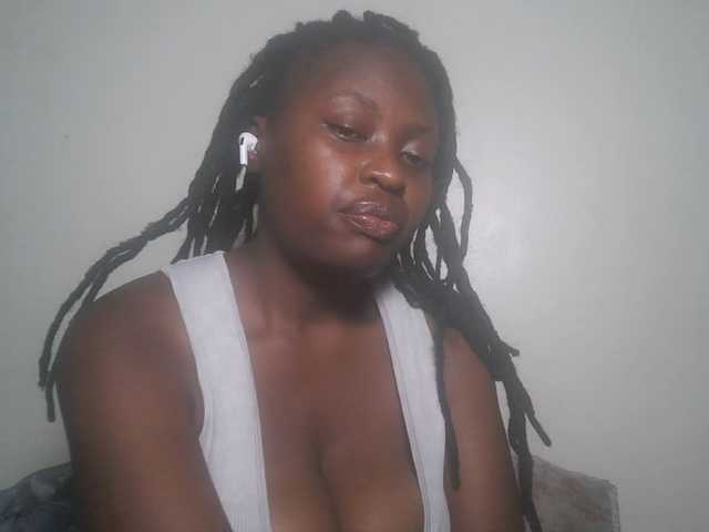 DiasyafterDark live cam on BongaCams