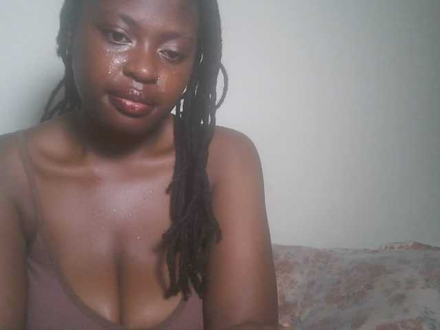 DiasyafterDark live cam on BongaCams