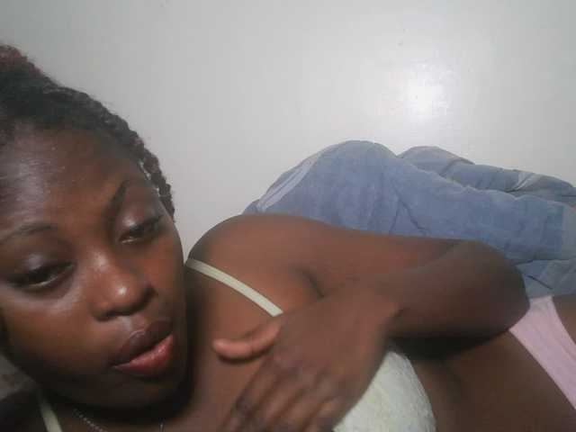 DiasyafterDark live cam on BongaCams