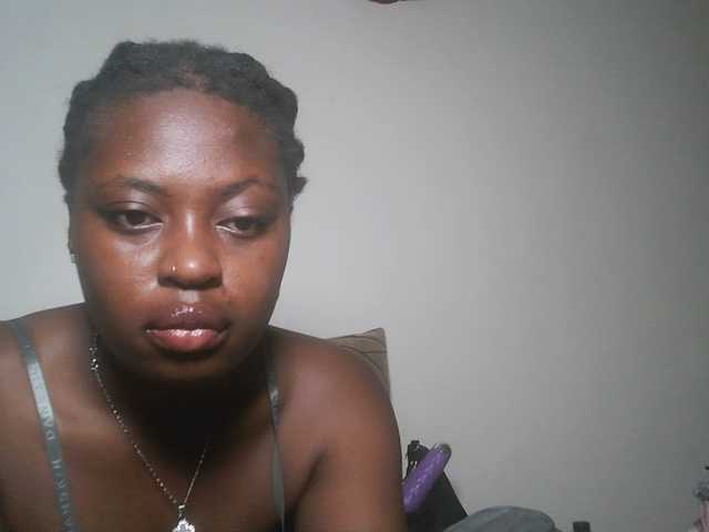 DiasyafterDark live cam