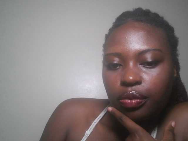 DiasyafterDark live cam on BongaCams