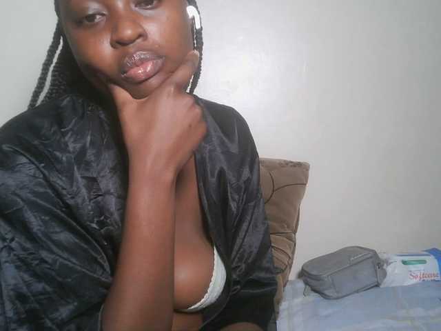 DiasyafterDark live cam on BongaCams
