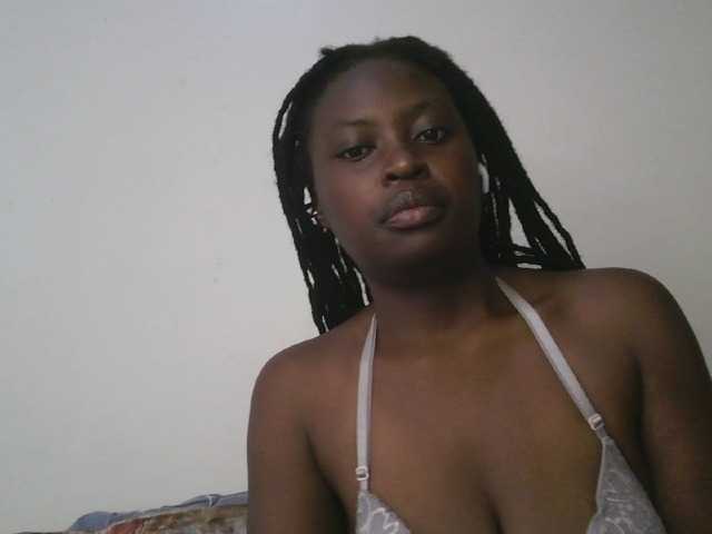 DiasyafterDark live cam on BongaCams