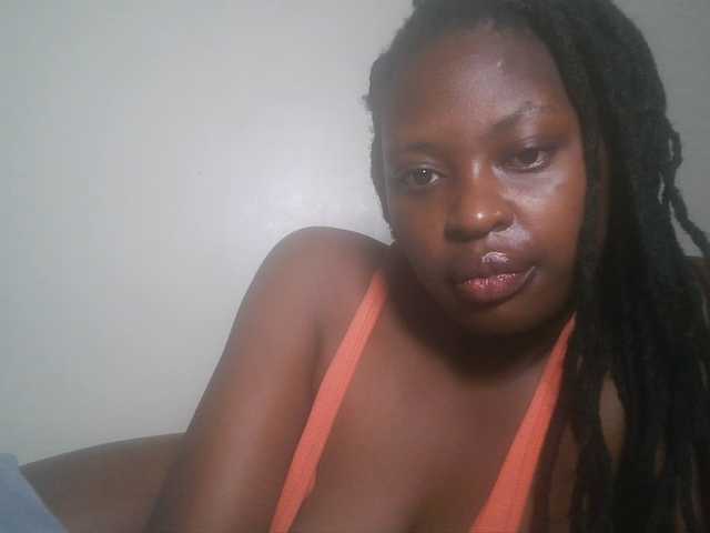 DiasyafterDark live cam on BongaCams