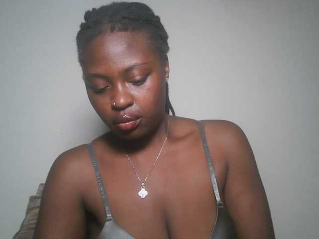 DiasyafterDark live cam