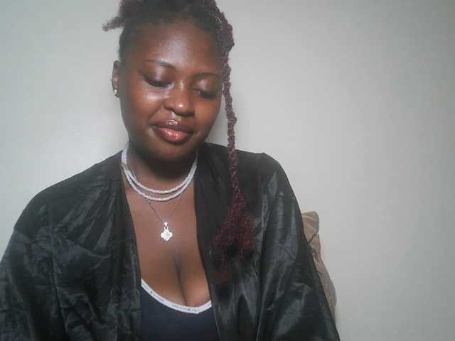 DiasyafterDark live cam on BongaCams