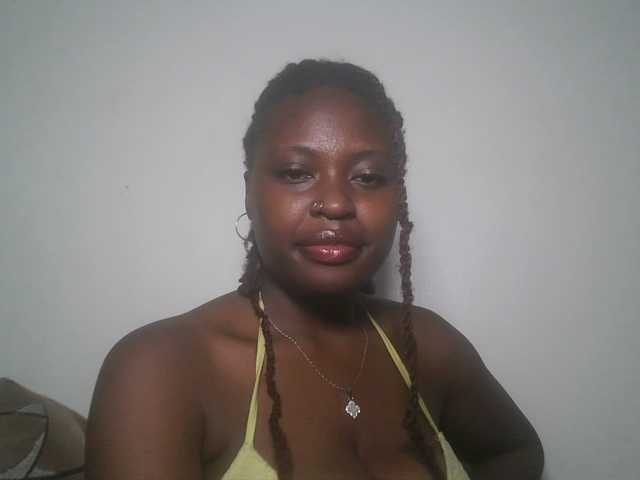DiasyafterDark live cam on BongaCams