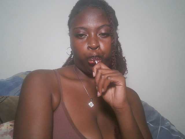 DiasyafterDark live cam on BongaCams