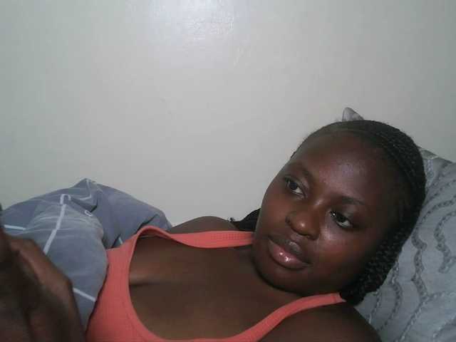 DiasyafterDark live cam on BongaCams