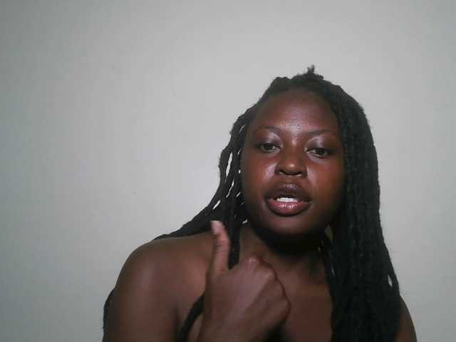 DiasyafterDark live cam on BongaCams