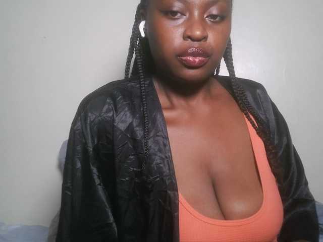 DiasyafterDark live cam on BongaCams