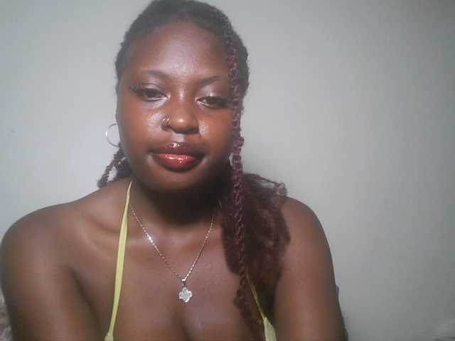 DiasyafterDark live cam on BongaCams