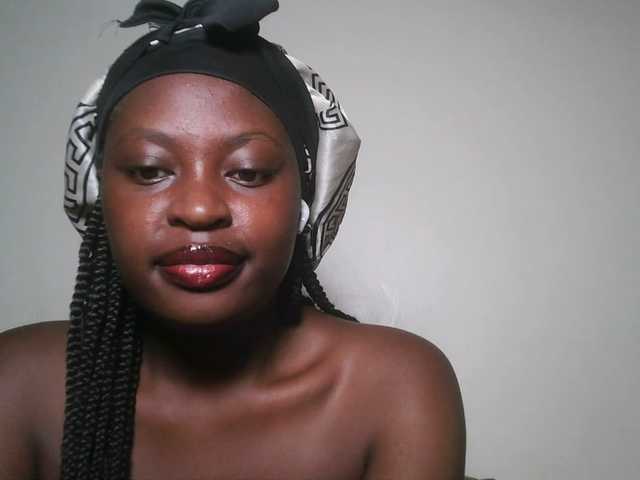 DiasyafterDark live cam on BongaCams